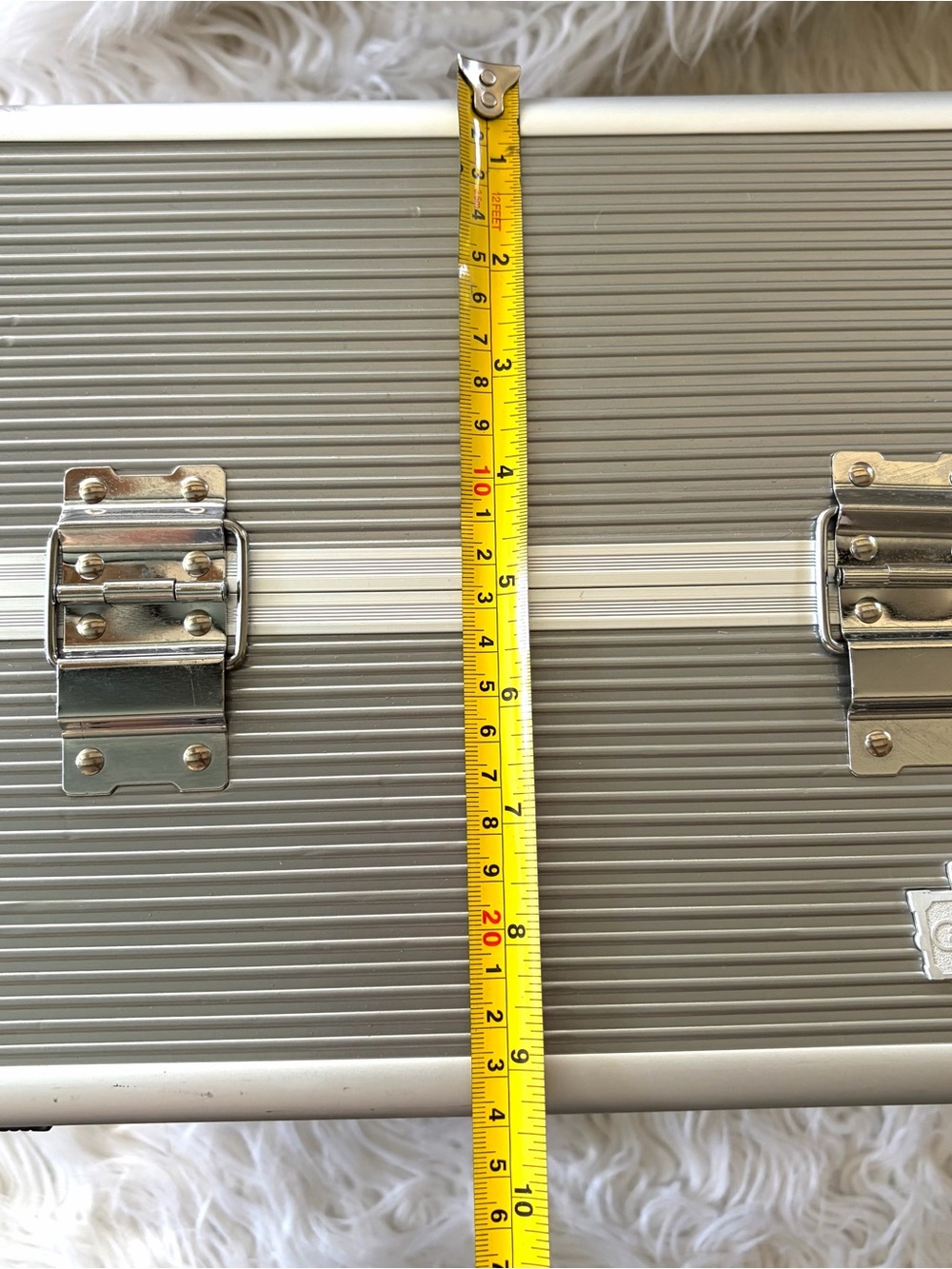 Silver Caboodles Aluminum Makeup/Tool Case - Picture 9 of 11